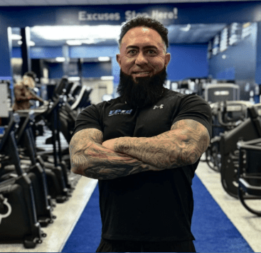 Michael Salerno personal trainer and competitive bodybuilding coach specializing in strength training, functional fitness, weight loss, and personalized meal planning, offering group fitness and online coaching.